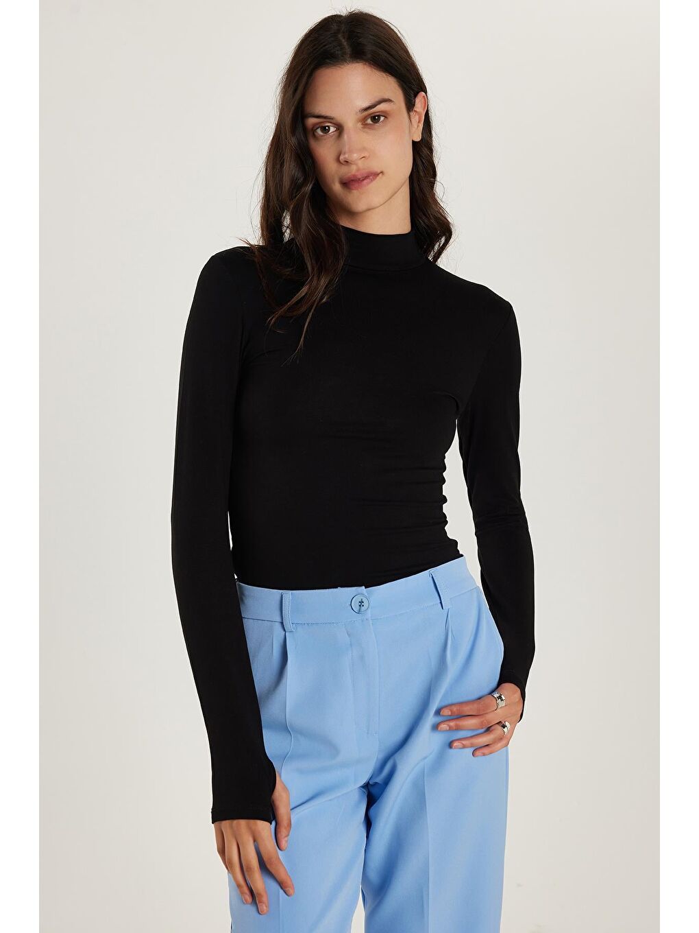 Kadın Regular Fit Klasik Kesim Viskon Kumaş Balıkçı Yaka Siyah Bluz