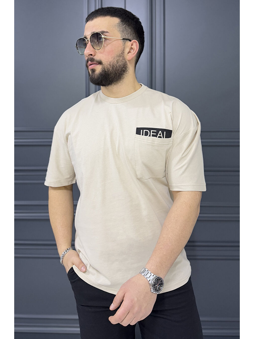 Bej Erkek Tek Cepli Bisiklet Yaka Baskılı Tişört