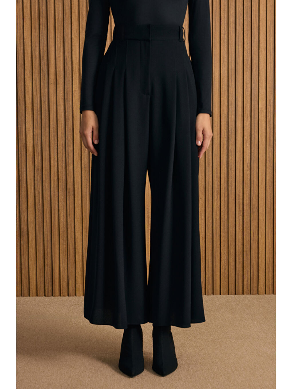 Siyah Pileli Crep Pantolon Etek-1