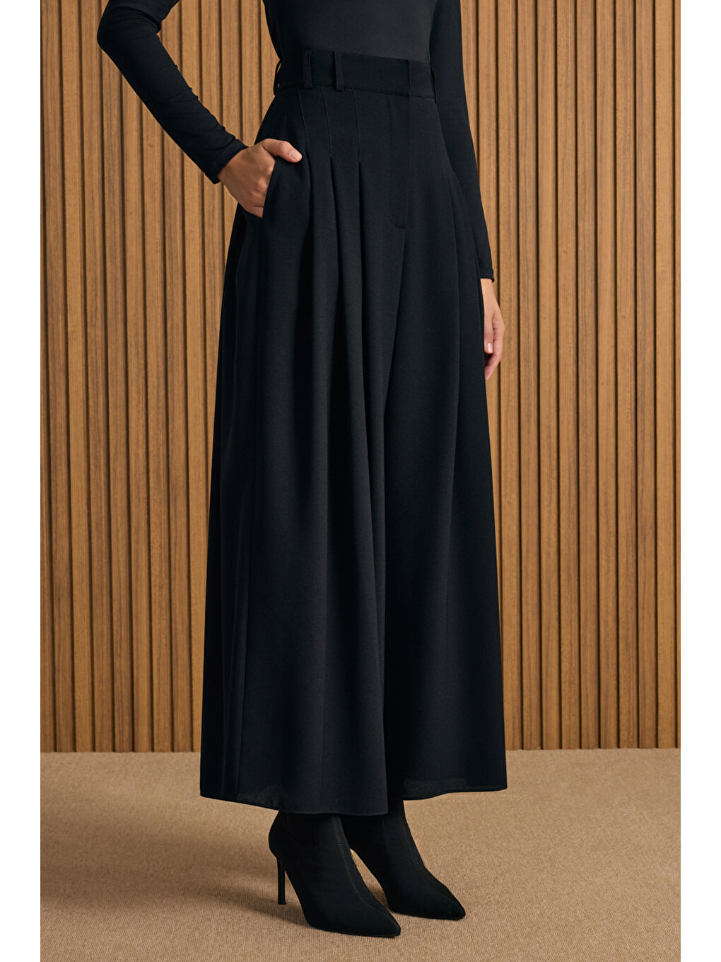 Siyah Pileli Crep Pantolon Etek-2