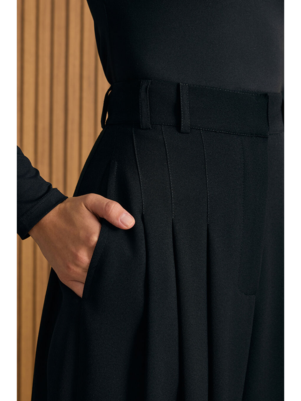 Siyah Pileli Crep Pantolon Etek-3