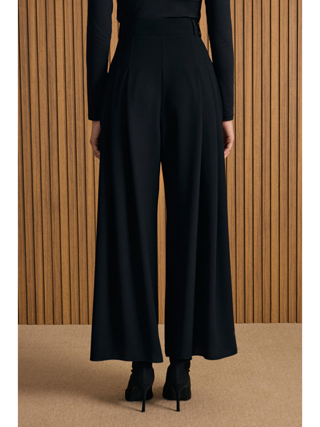 Siyah Pileli Crep Pantolon Etek-4