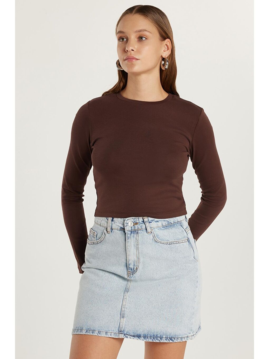 Kadın Slim Fit Dar Kesim Bisiklet Yaka Kahverengi Bluz