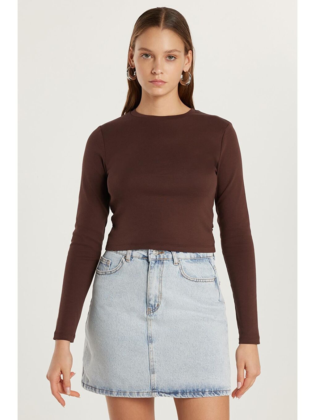 Kadın Slim Fit Dar Kesim Bisiklet Yaka Kahverengi Bluz-3