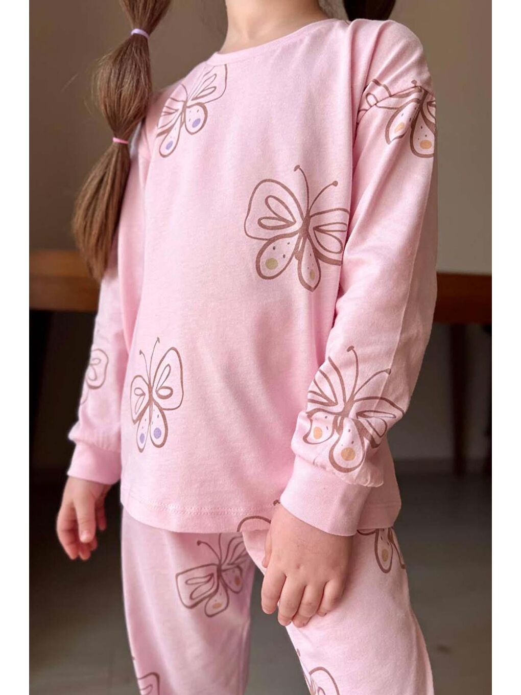 Kız Çocuk Bilekleri Manşetli Kelebek Desenli Pembe Pijama Takımı-2
