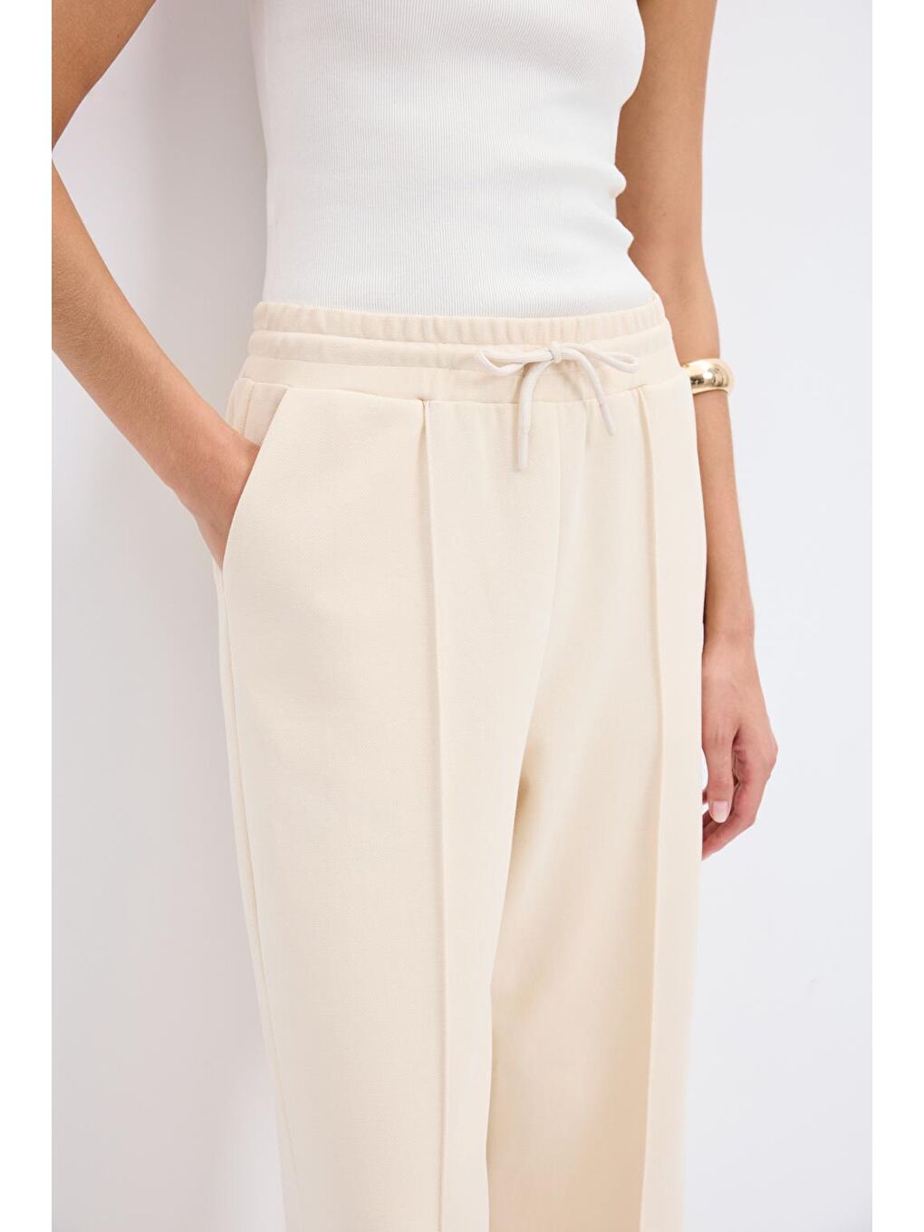 Ekru Yüksek Bel Dikiş Detaylı Rahat Kesim Pantolon Krem-3