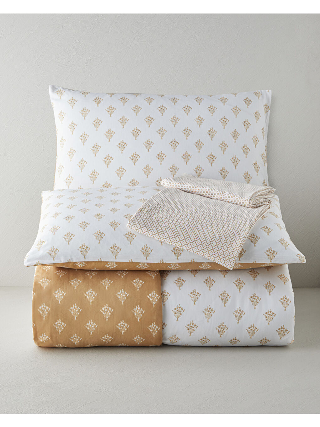 Sarı Petal Bouquet Kolay Ütülenir Çarşaflı Çift Kişilik Nevresim Takımı 200x220 cm Hardal