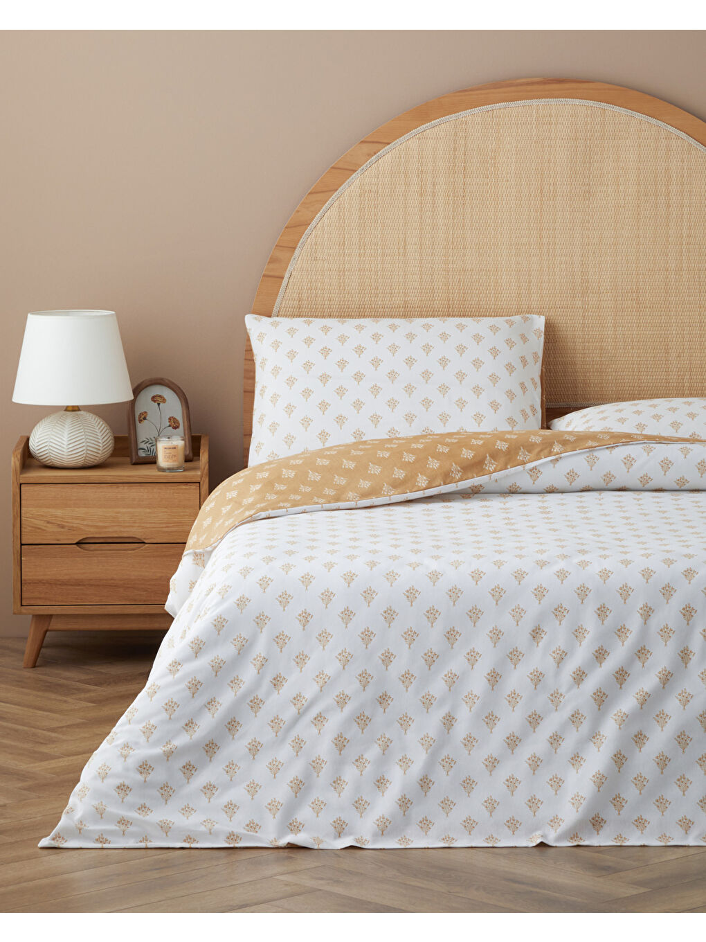 Sarı Petal Bouquet Kolay Ütülenir Çarşaflı Çift Kişilik Nevresim Takımı 200x220 cm Hardal-1