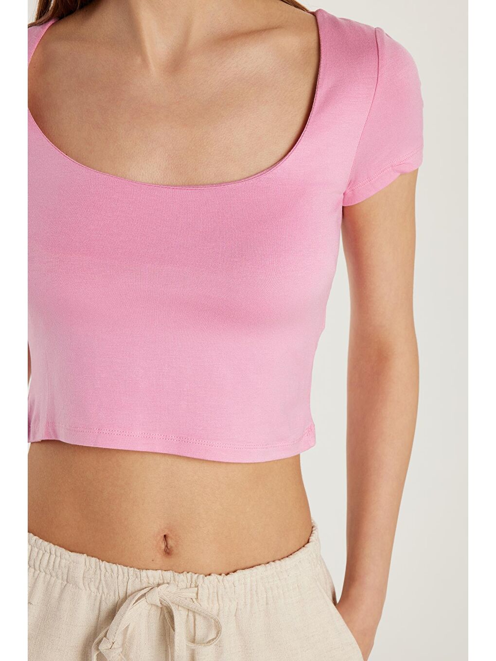 Kadın Slim Fit Dar Kesim Kısa Kollu U Yaka Pembe Bluz-2