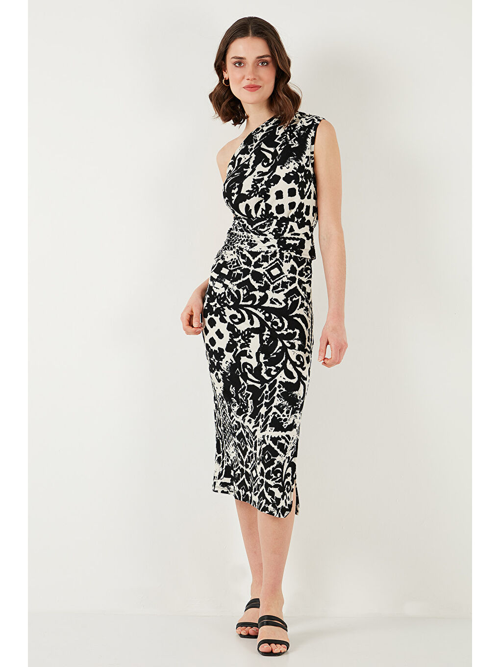 Siyah Desenli Slim Fit Yırtmaçlı Midi Boy Tek Omuzlu Kadın Elbise 5866202-5