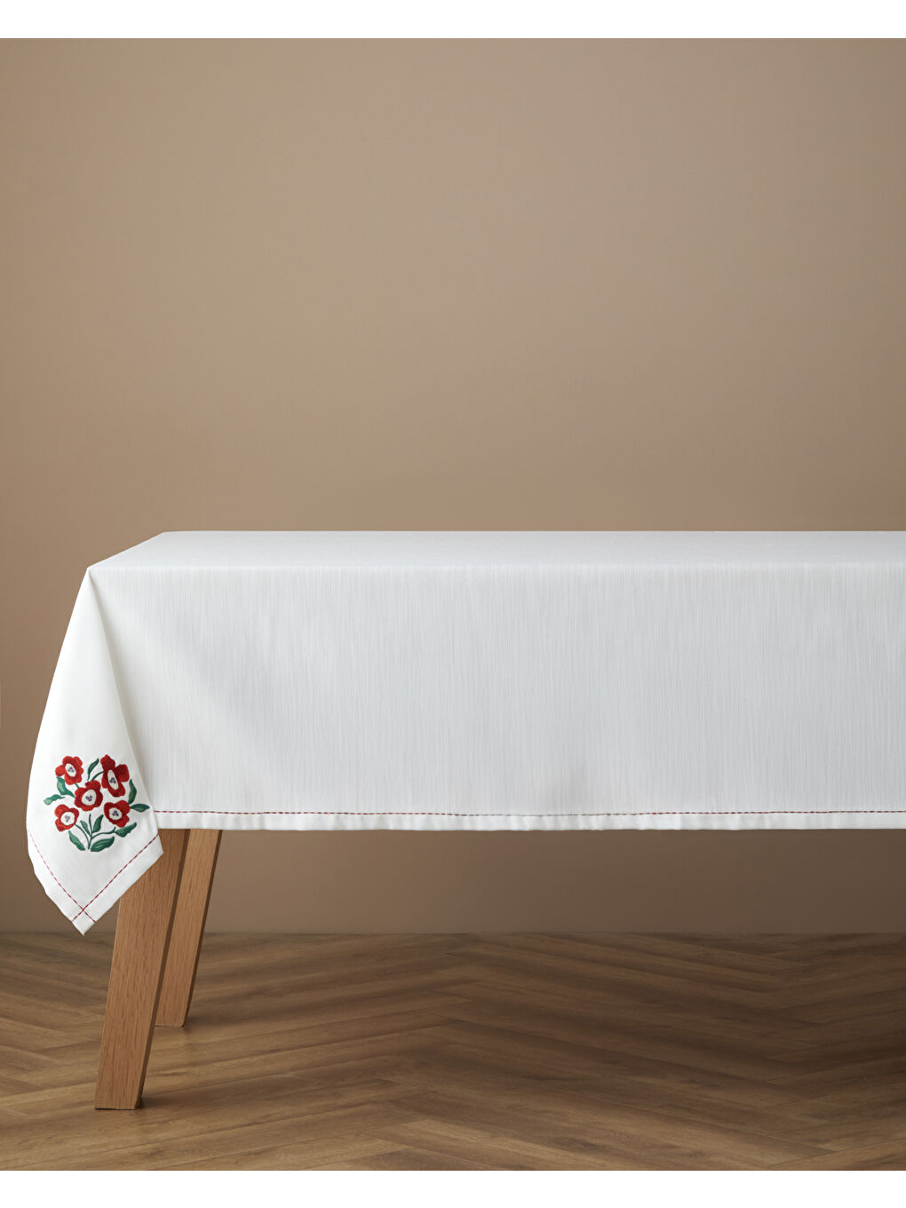 Bright Parade Polyester Masa Örtüsü 150x200 cm Beyaz - Kırmızı