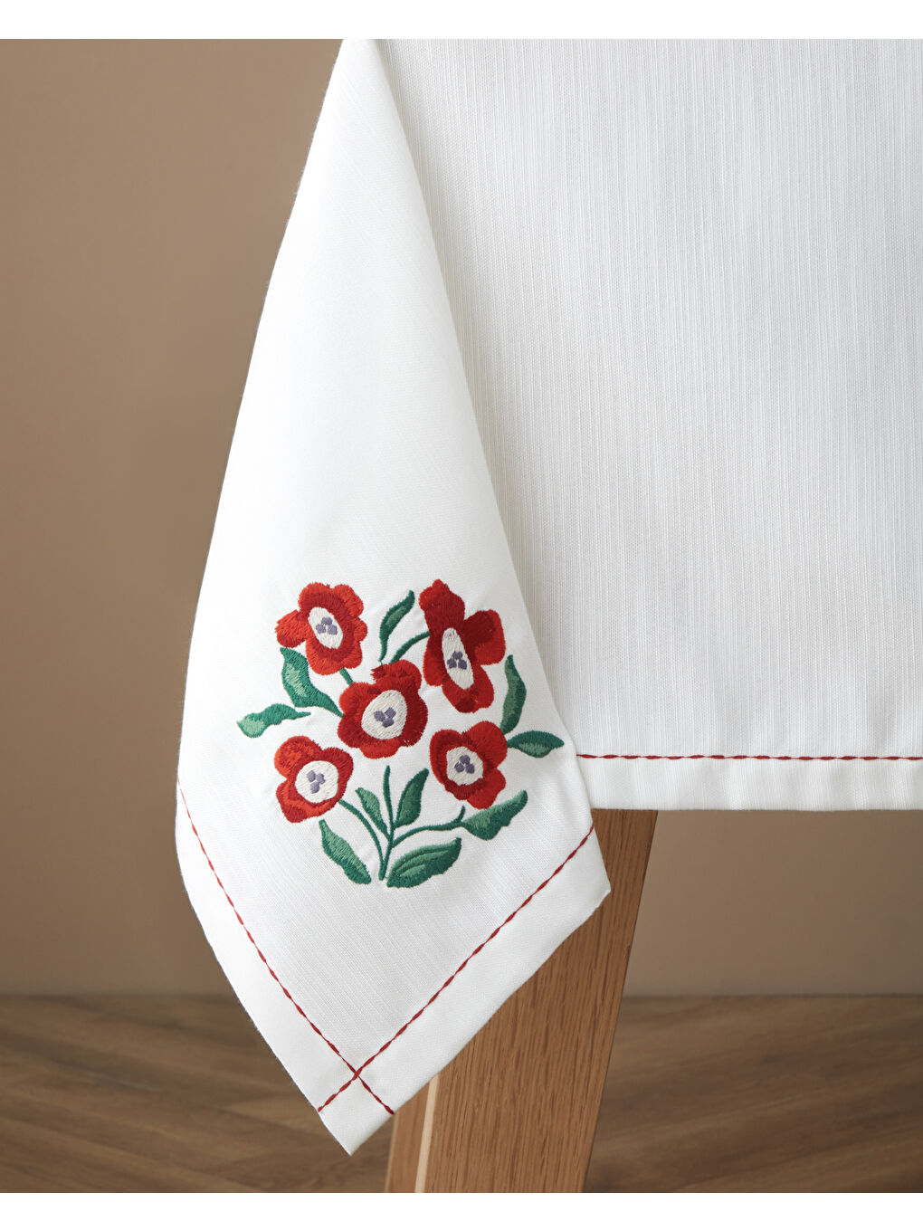 Bright Parade Polyester Masa Örtüsü 150x200 cm Beyaz - Kırmızı-1