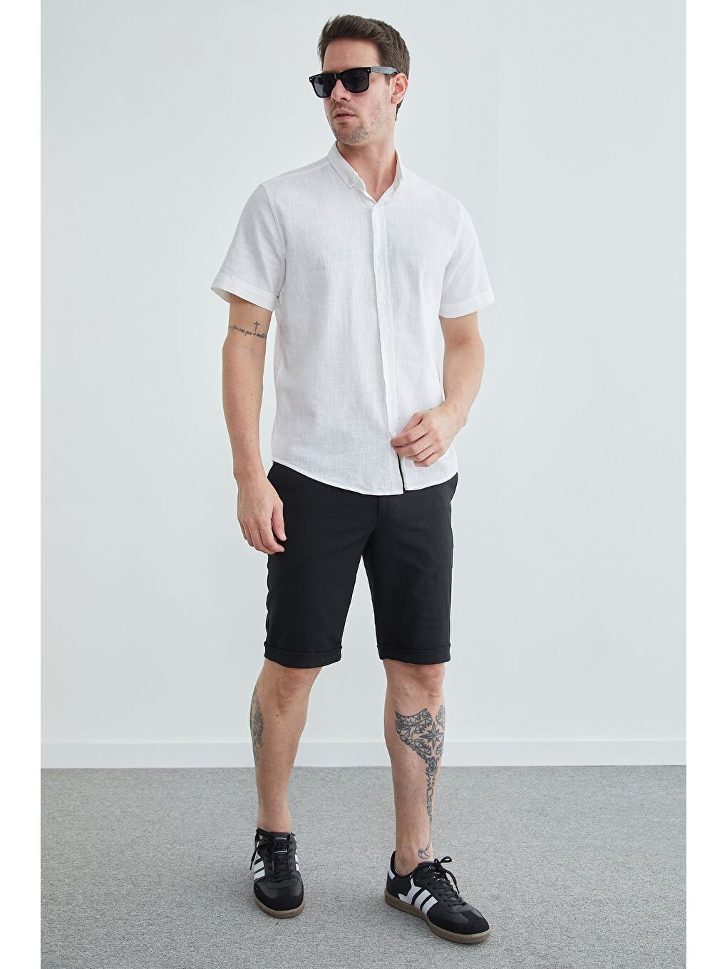 Siyah Beli Bağlamalı Cepli Duble Paça Şort-3