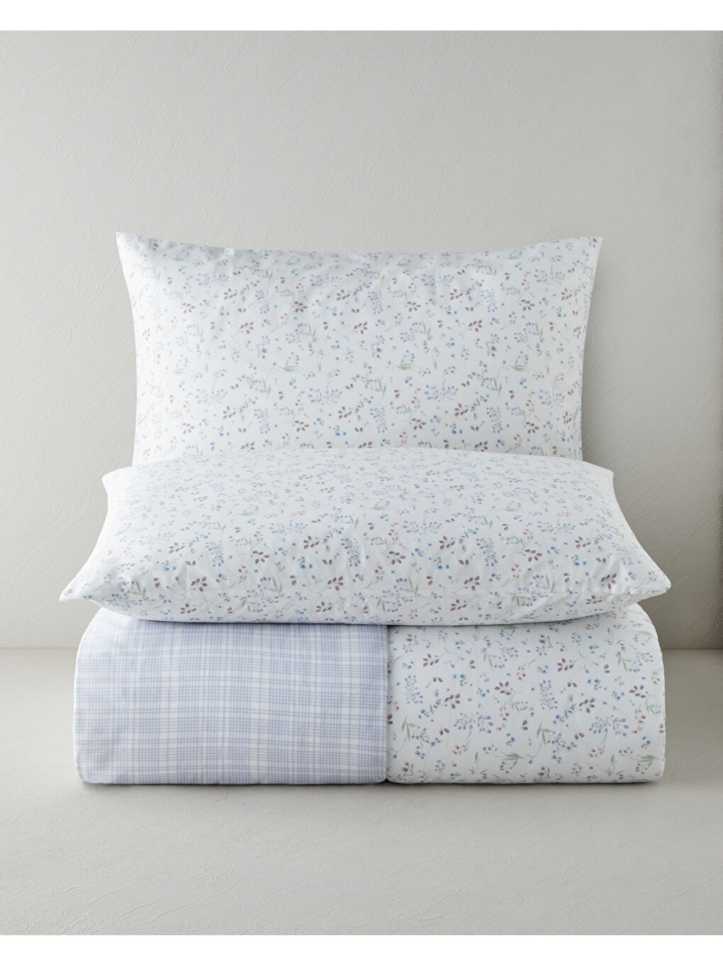 Sweety Meadow Kolay Ütülenir Çift Kişilik Nevresim Seti 200x220 cm Lila