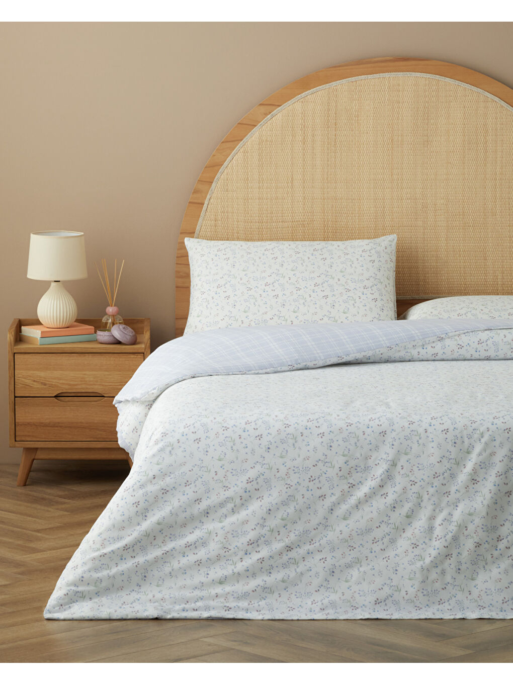 Sweety Meadow Kolay Ütülenir Çift Kişilik Nevresim Seti 200x220 cm Lila-1