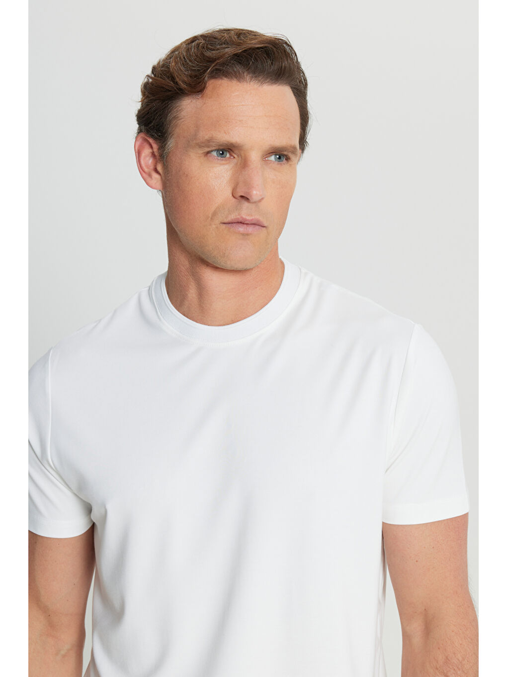 Erkek Beyaz 360 Her Yöne Esneyen Dar Kesim Bisiklet Yaka Tişört-3