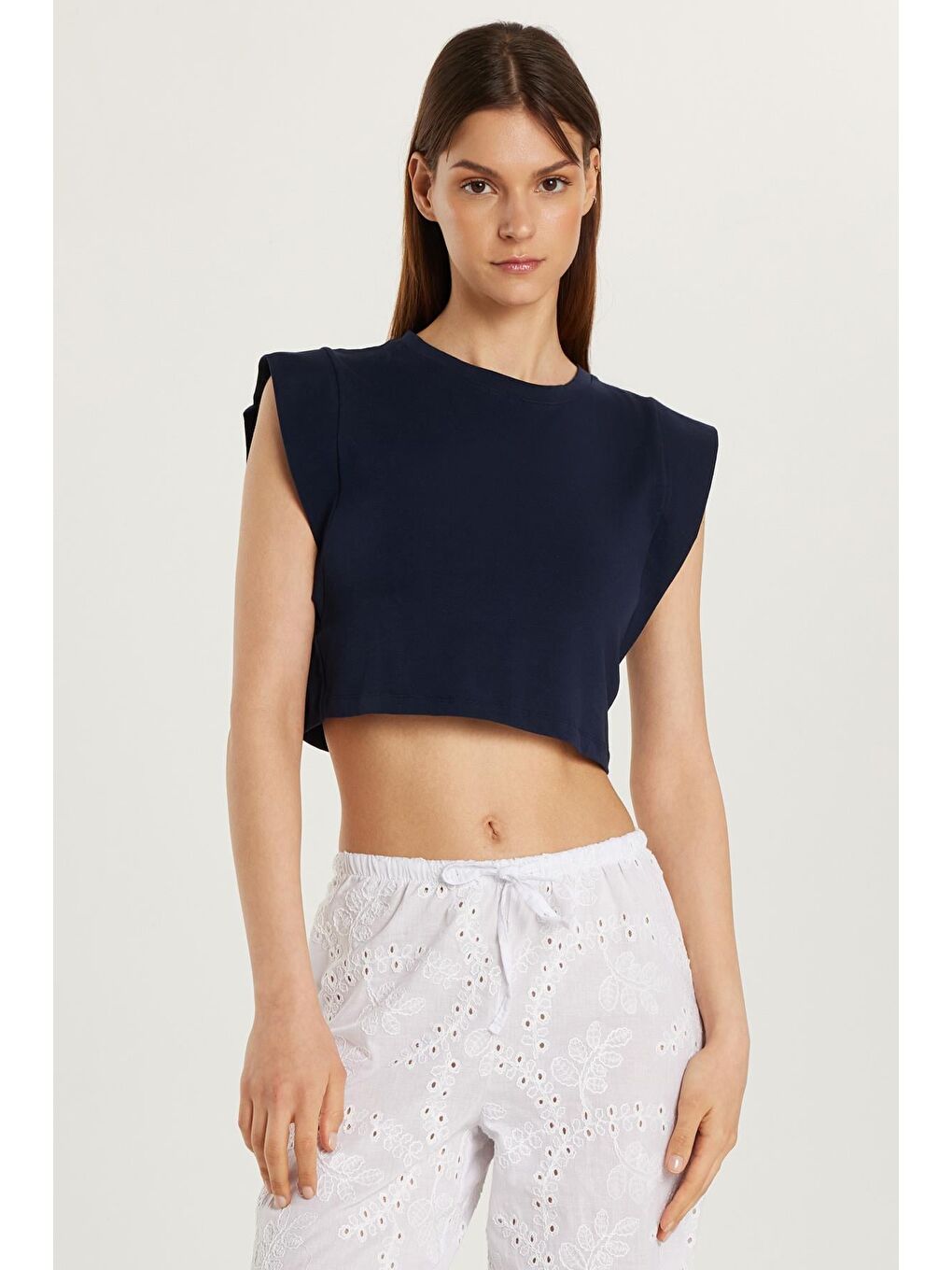 Kadın Slim Fit Dar Kesim Sıfır Kollu Bisiklet Yaka Lacivert Bluz