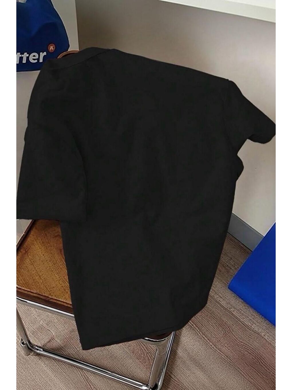 Siyah Yorgun Kedi İllüstrasyonlu Unisex Tasarım Tişört-1