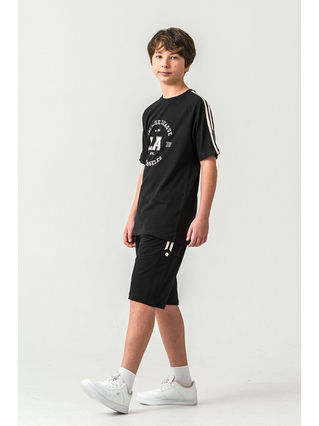 Siyah College League Los Angels Baskılı Alt Yanlar Biyeli Ve Çıtçıtlı Erkek Çocuk Şort - Tişört Takımı-1