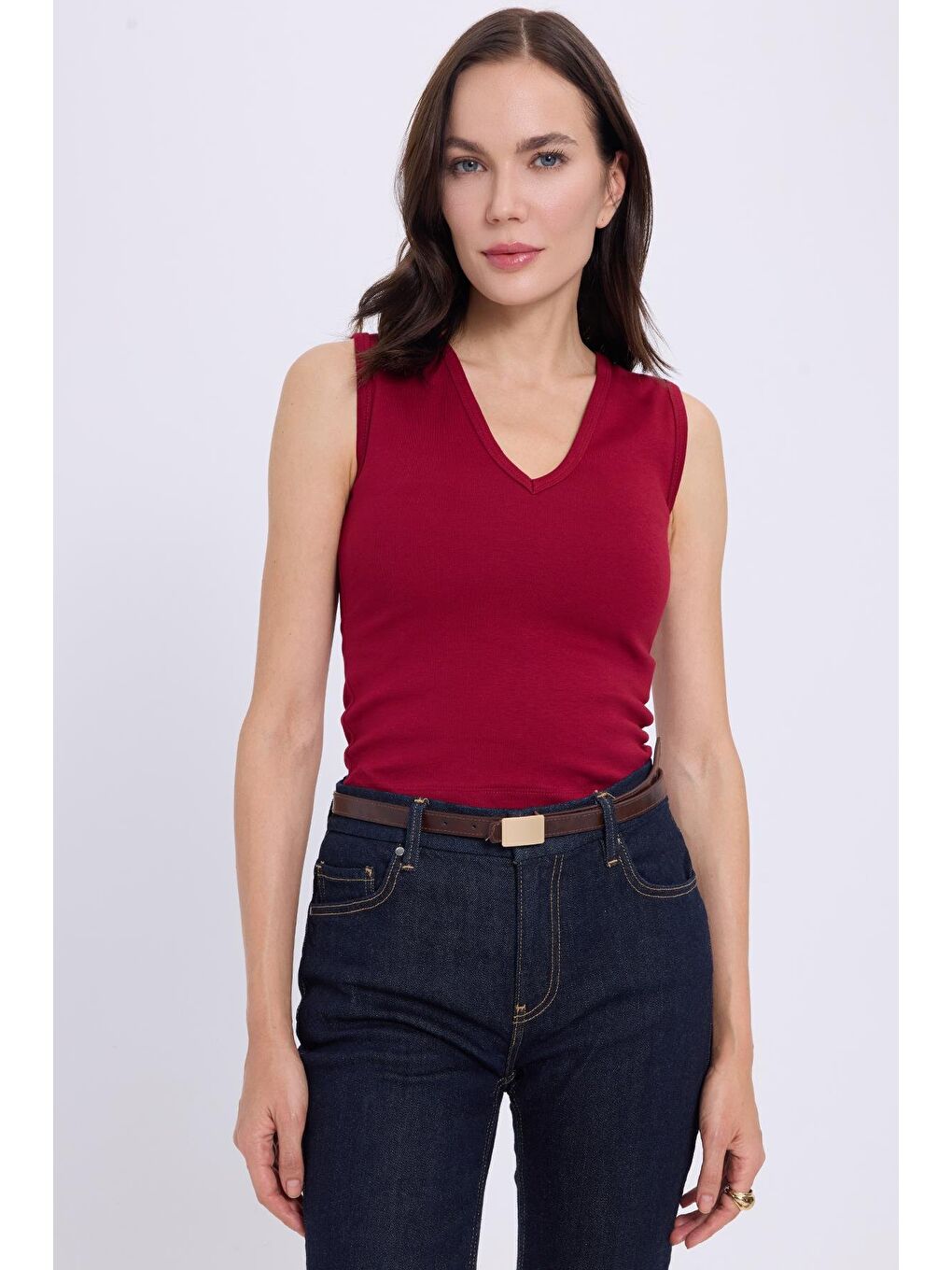 Kadın Slim Fit Dar Kesim V Yaka Sıfır Kol Pamuklu Ribanalı Bordo Bluz-1