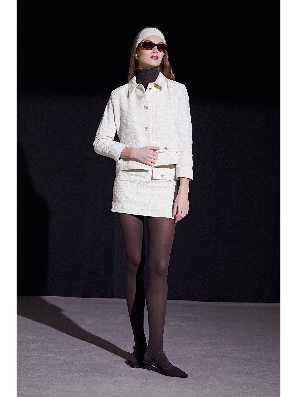 Düğmeli Simli Ceket Beyaz-1