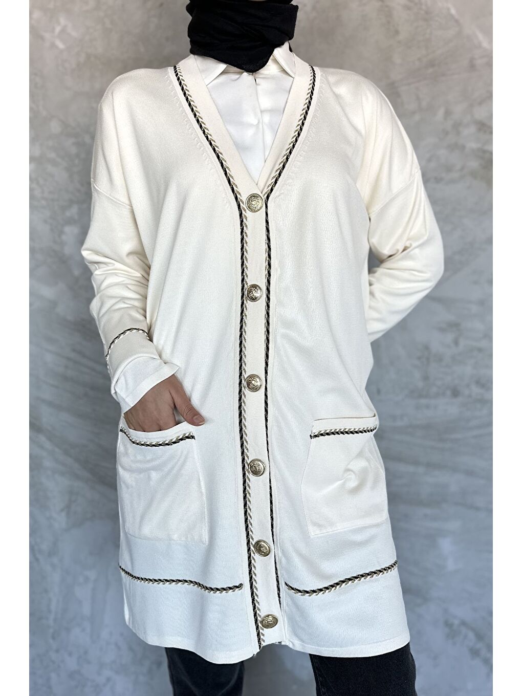 Ekru Cepli Düğme Detaylı Tesettür Triko Hırka-7