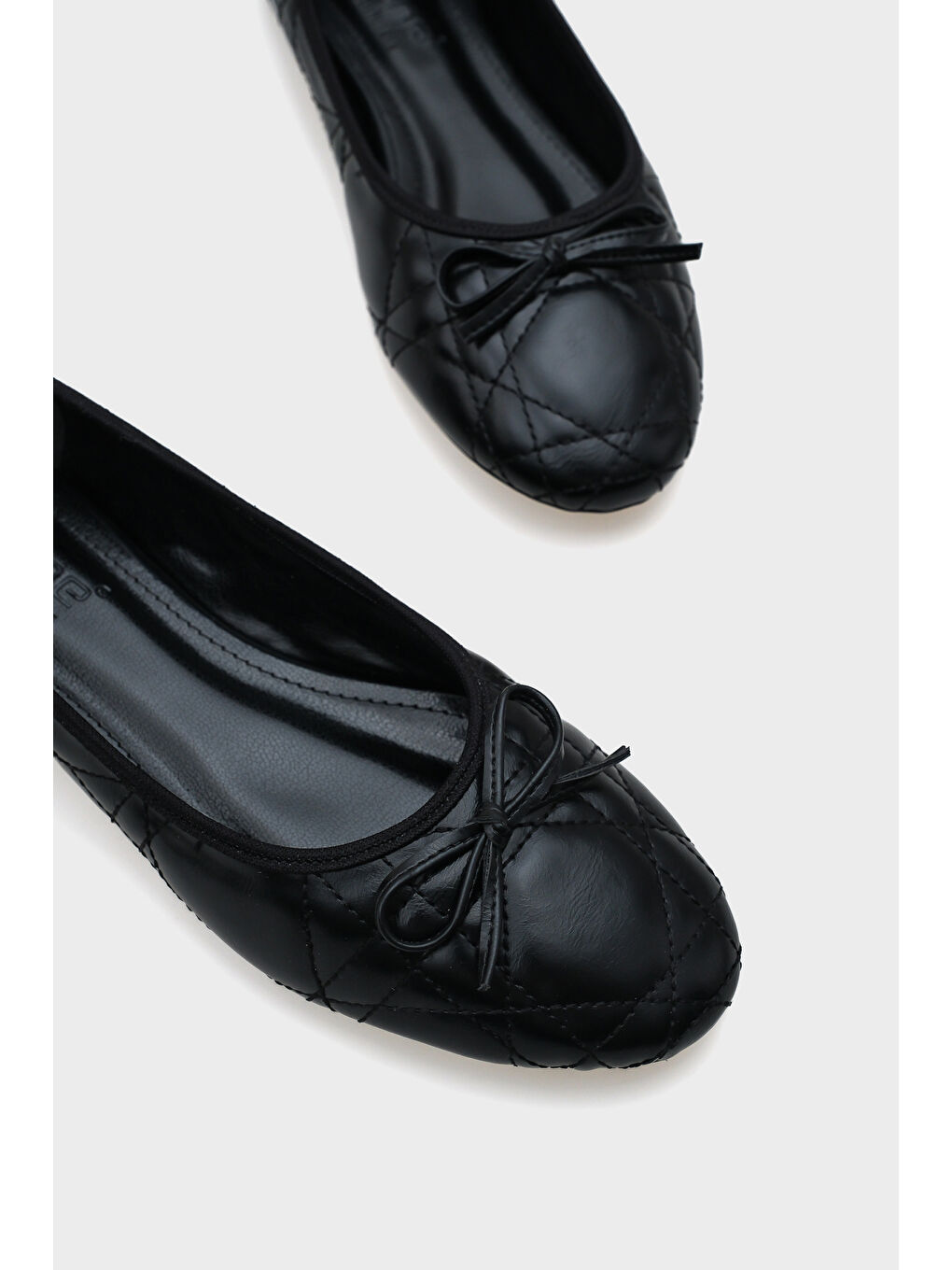 Siyah Bella Kapitone Kadın Babet-3