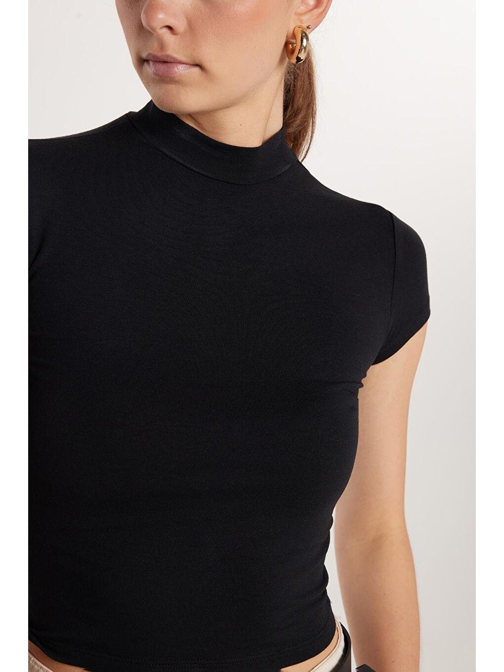 Kadın Modal Kumaş Slim Fit Dar Kesim Dik Yaka Siyah Bluz-2