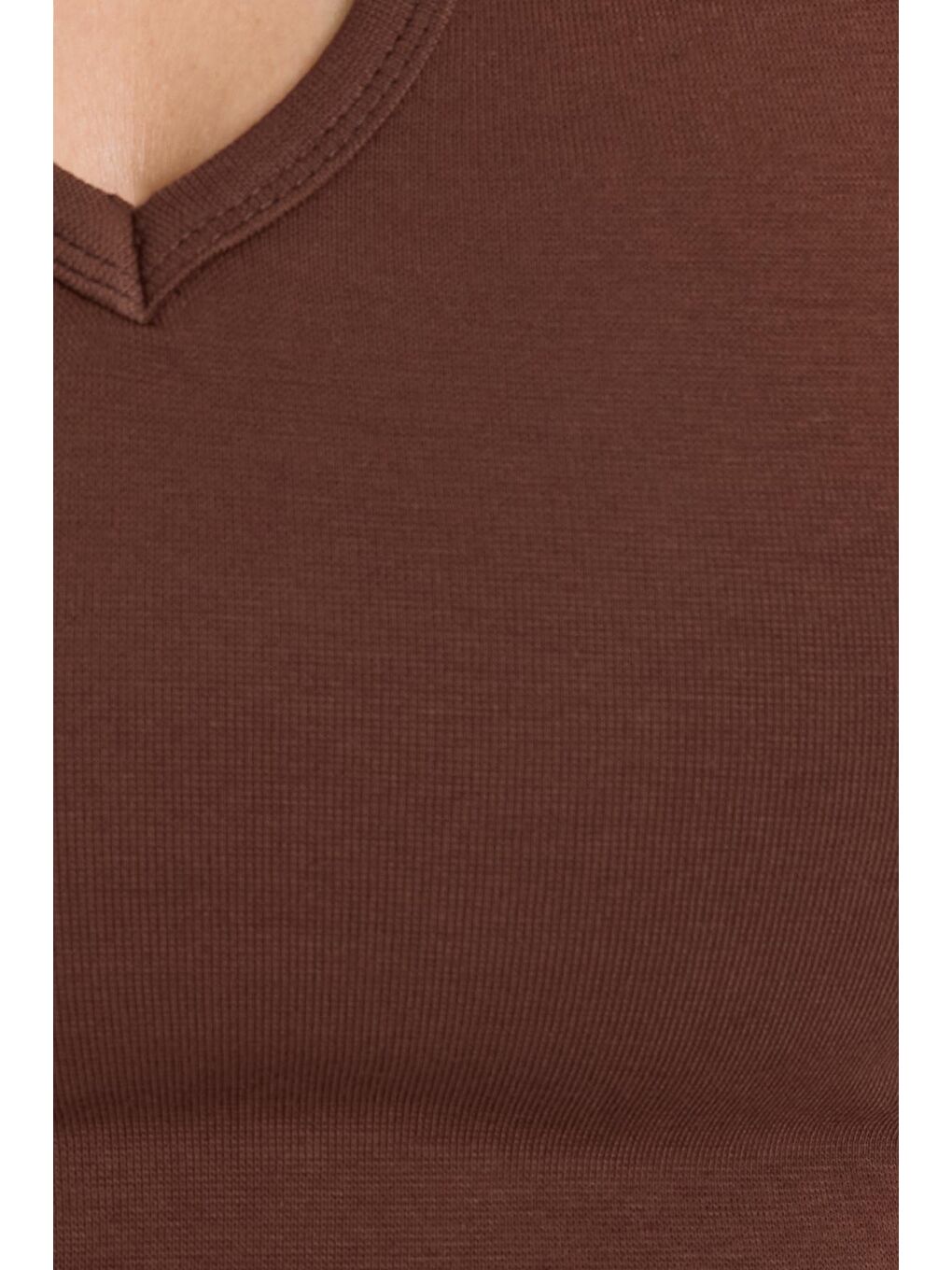 Kadın Slim Fit Dar Kesim V Yaka Sıfır Kol Pamuklu Ribanalı Kahverengi Bluz-5