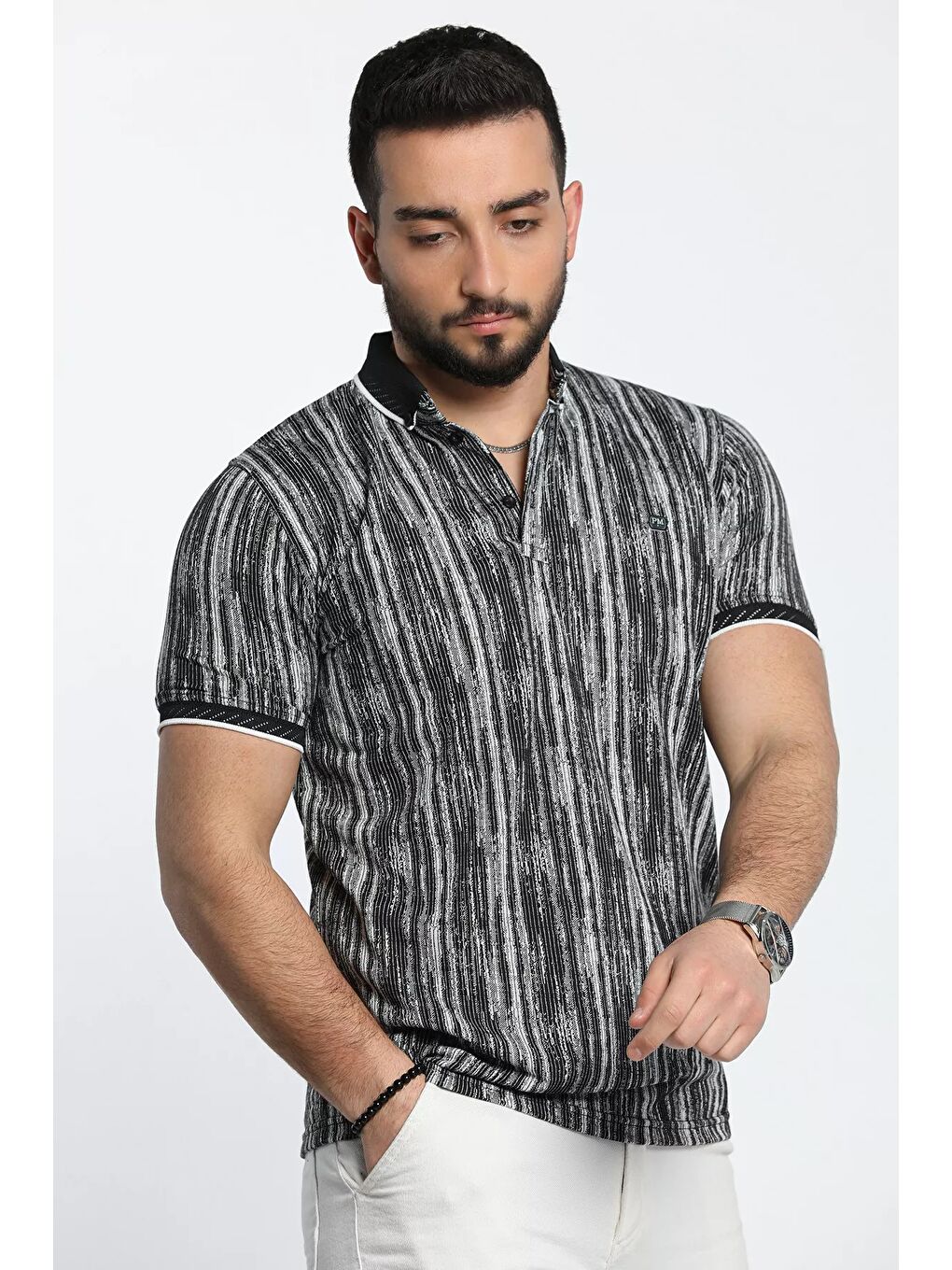 Siyah Desenli Polo Yaka Erkek Tişört