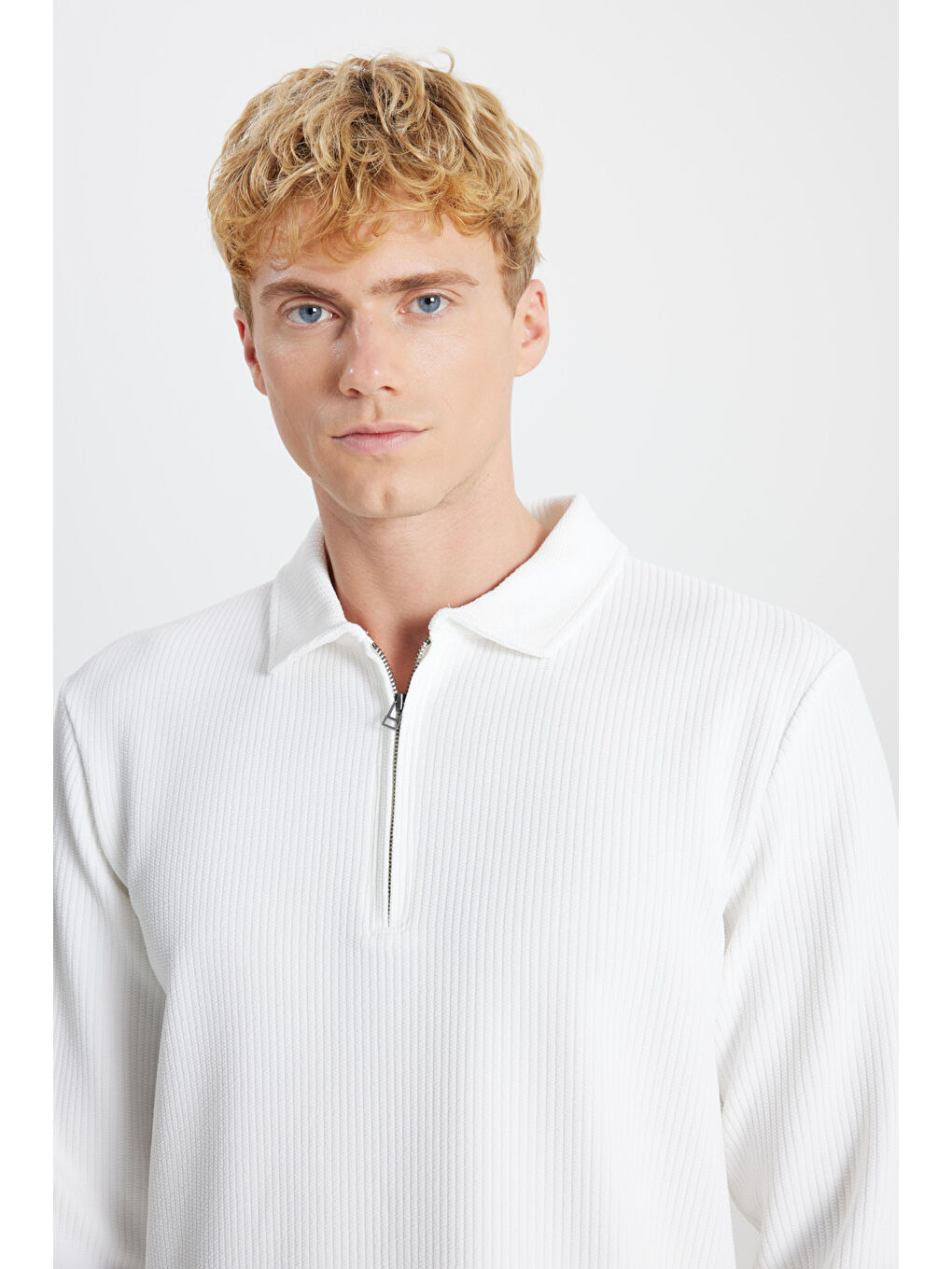 Erkek Ekru Normal Kesim Polo Yaka Jakarlı Esnek Uzun Kollu Tişört-3