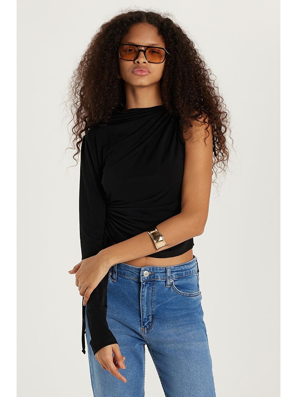 Kadın Slim Fit Dar Kesim Tek Kollu Yandan Bağcık Detaylı Siyah Bluz-1