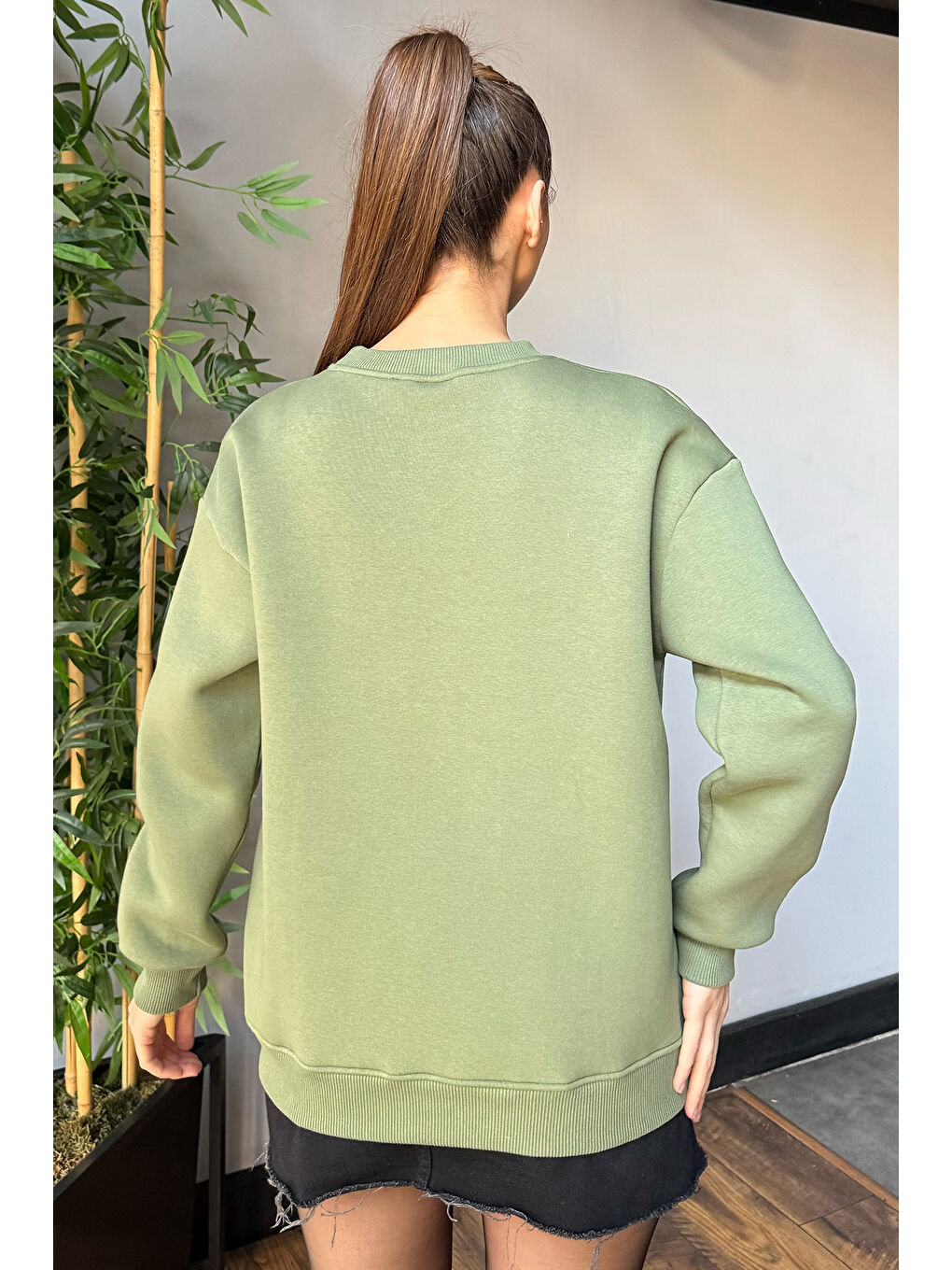 GÜLSELİ Haki Kadın Fiyonk Nakışlı Şardonlu Sweatshirt - 3