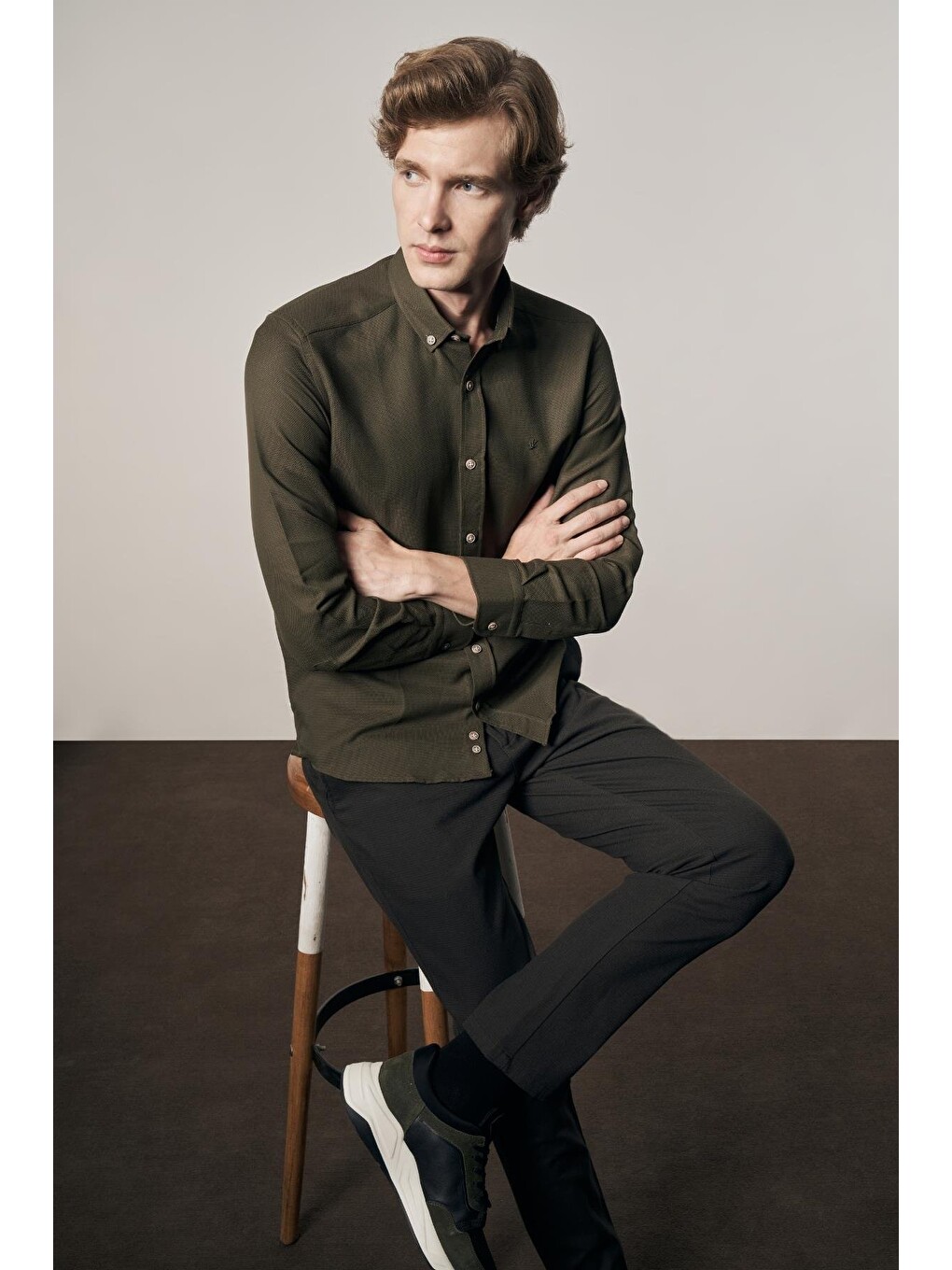 Koyu Haki Perfetto Düğmeli Yaka Uzun Kol Cepsiz Slim Fit Cls Gömlek 1004255173-3