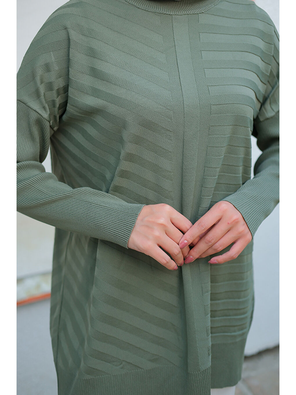 Kadın Kendinden Çizgi Desen Tunik Haki Yeşil-4
