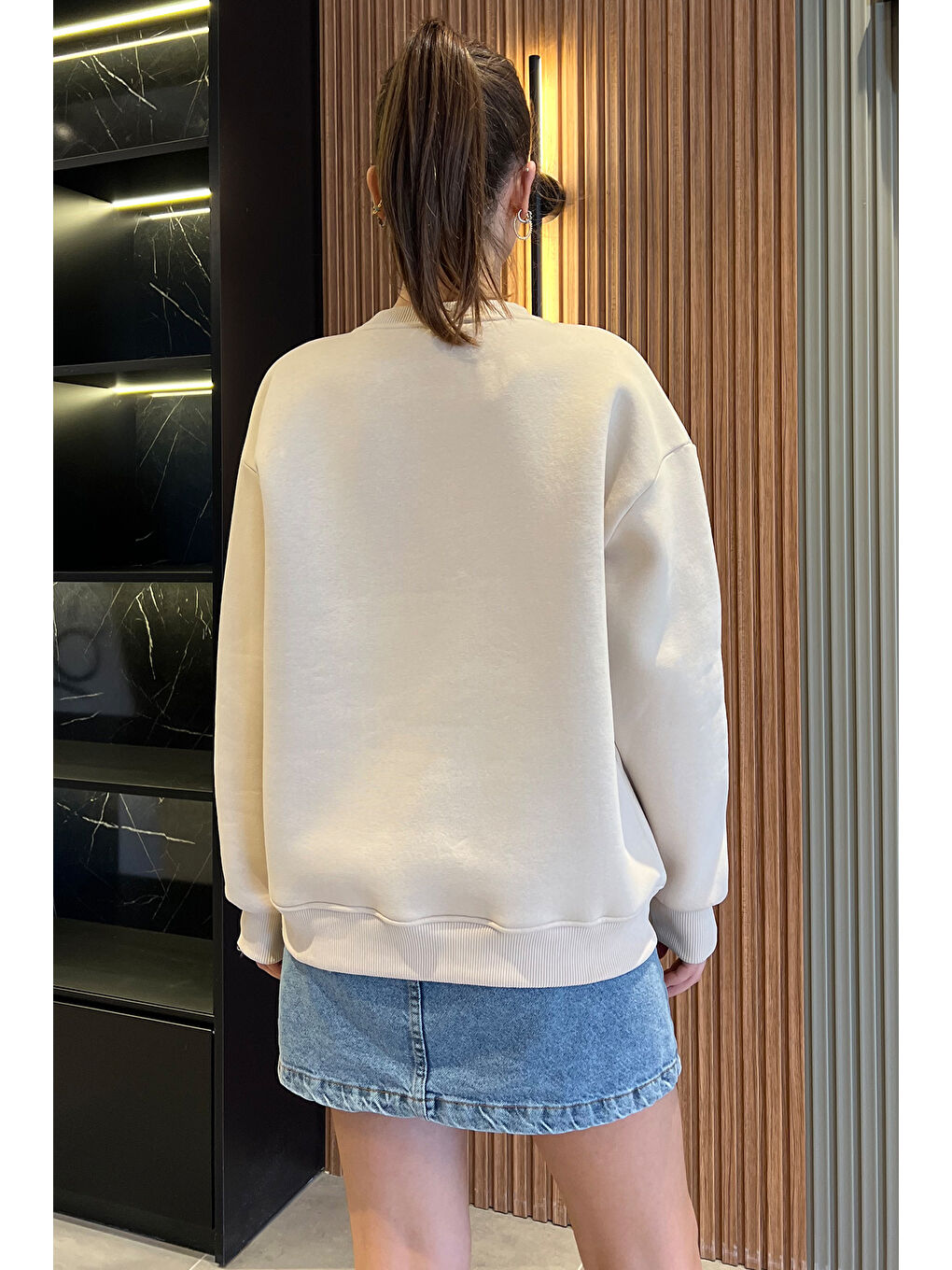 GÜLSELİ Bej Kadın Üç İplik Şardonlu Bisiklet Yaka Sweatshirt - 2