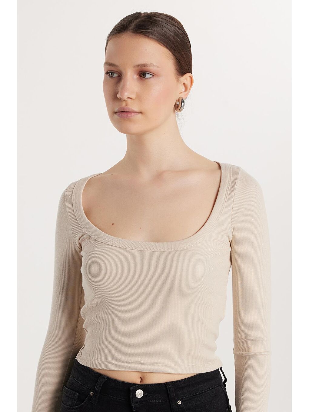 Bej Kadın Modal Kumaş Slim Fit Dar Kesim Kare Yaka Taş Bluz-1