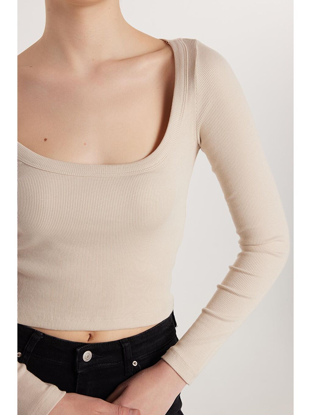 Bej Kadın Modal Kumaş Slim Fit Dar Kesim Kare Yaka Taş Bluz-2