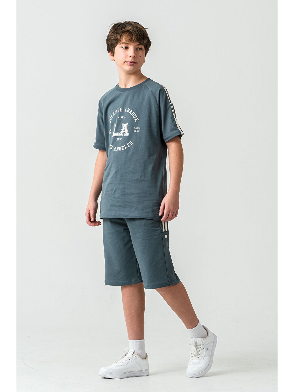Gri College League Los Angels Baskılı Alt Yanlar Biyeli Ve Çıtçıtlı Erkek Çocuk Şort - Tişört Takımı-1