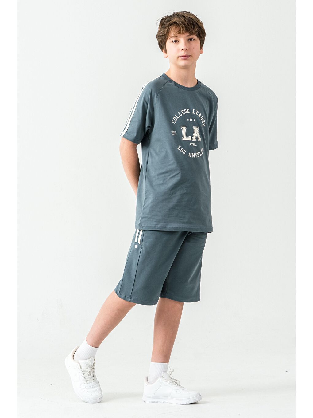 Gri College League Los Angels Baskılı Alt Yanlar Biyeli Ve Çıtçıtlı Erkek Çocuk Şort - Tişört Takımı-2