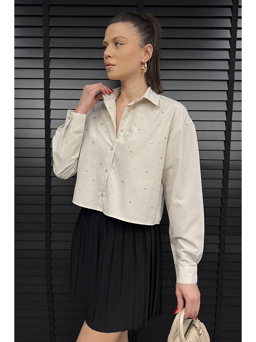 Gülseli Bej Taşlı Kadın Crop Top Gömlek