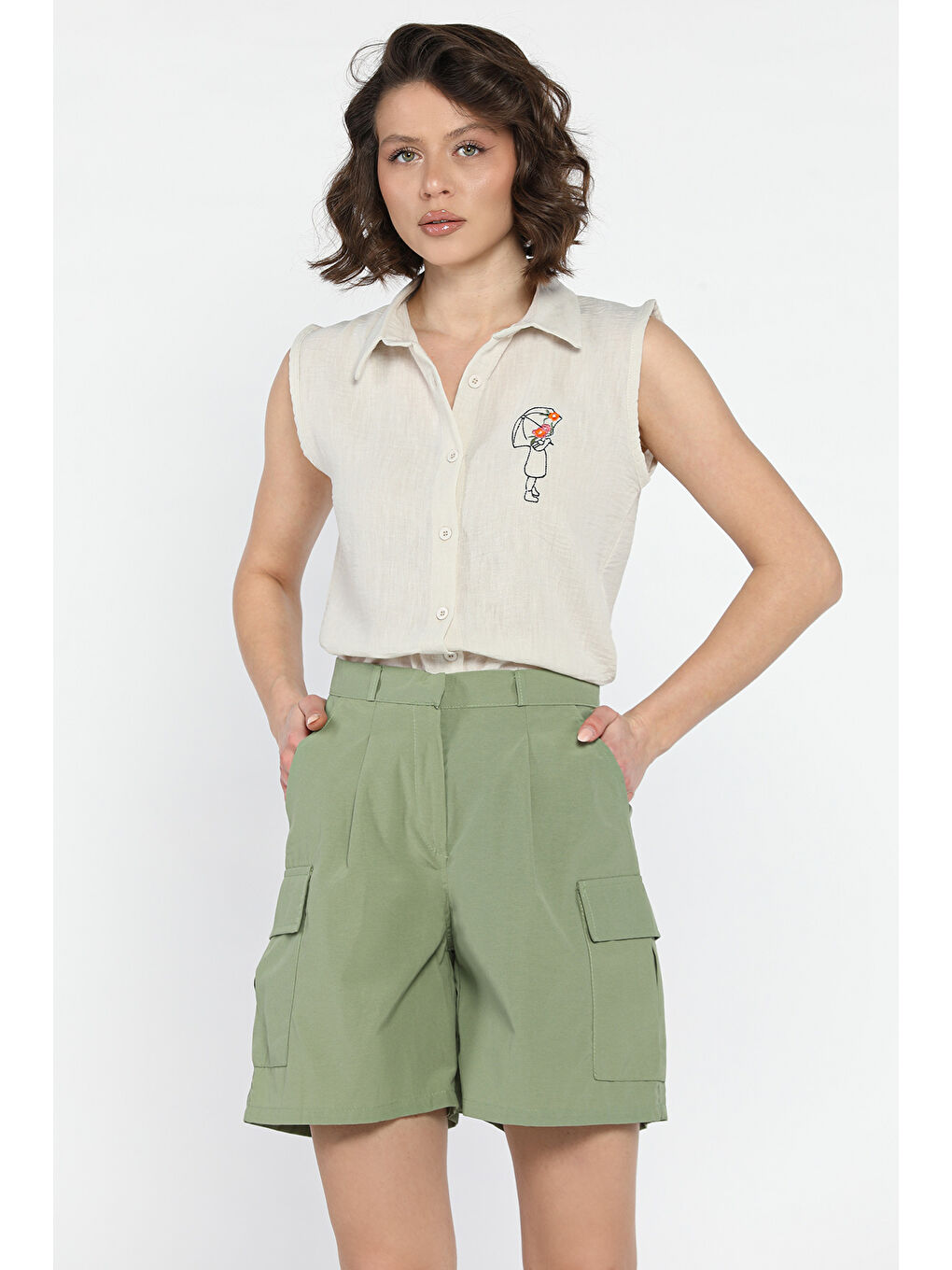 Haki Kadın Yüksek Bel Kargo Cepli Şort-1