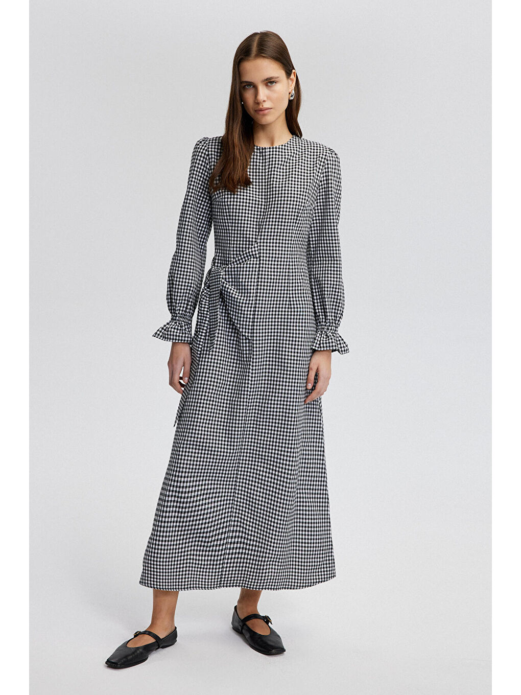 Siyah Beli Bağlama Detaylı Pötikare Elbise-1