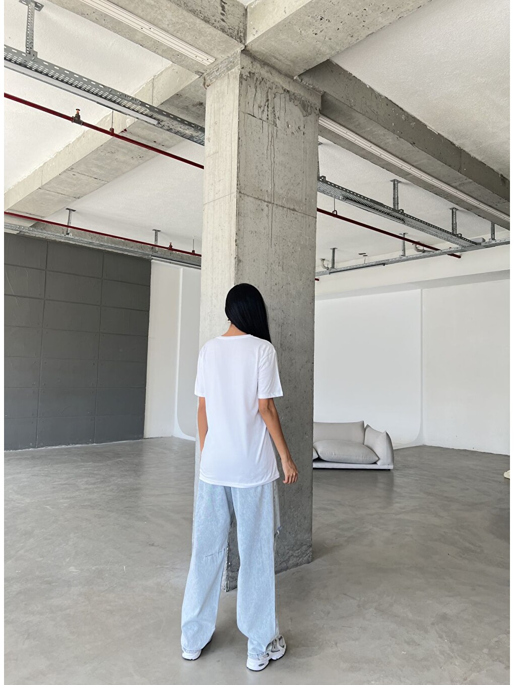 Beyaz Copenhagen Baskılı Yapay Zeka Tasarımı Penye Oversize %100 Pamuk Kadın Tişört @BlahxAi-2
