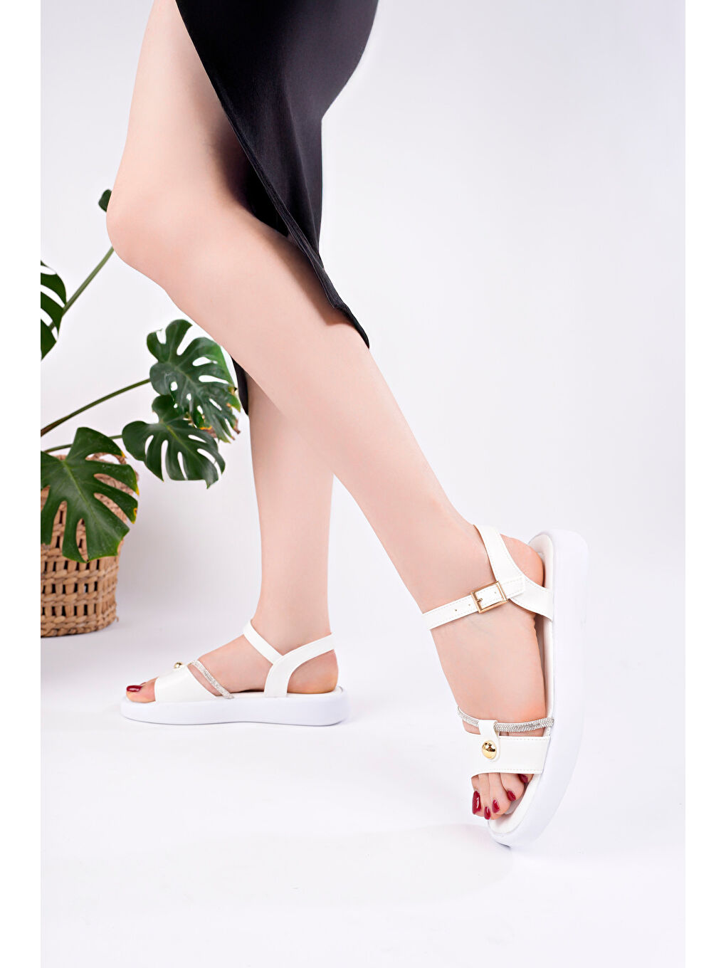 Beyaz Kadın Günlük Sandalet