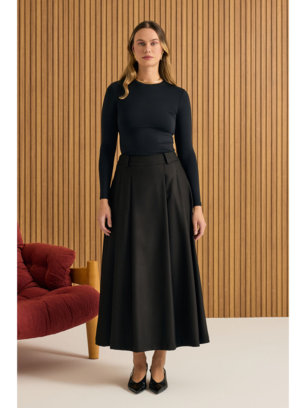 Siyah Pileli Kloş Dokuma Etek-1