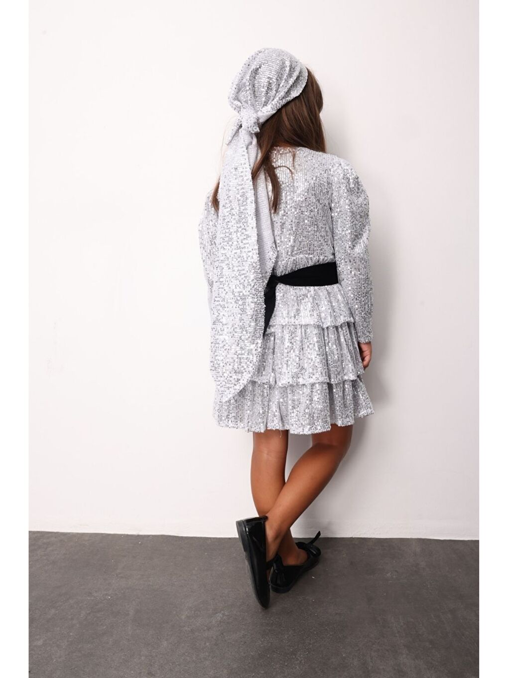 Gri Gümüş Pullu Katlı Kız Çocuk Elbise - Liona-3