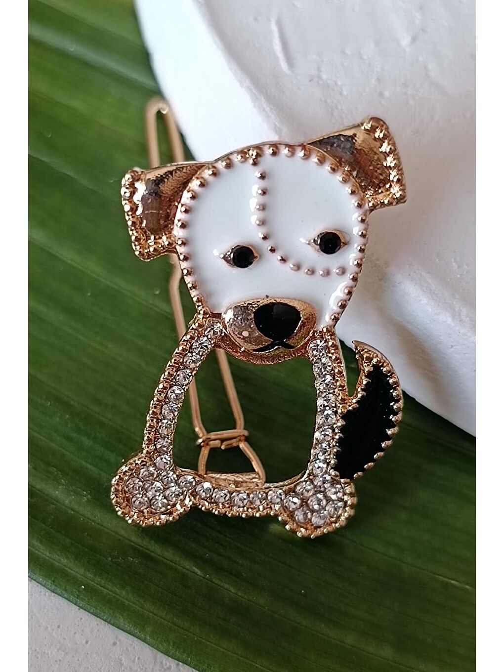 Beyaz Pug Taşlı Klipsli Toka