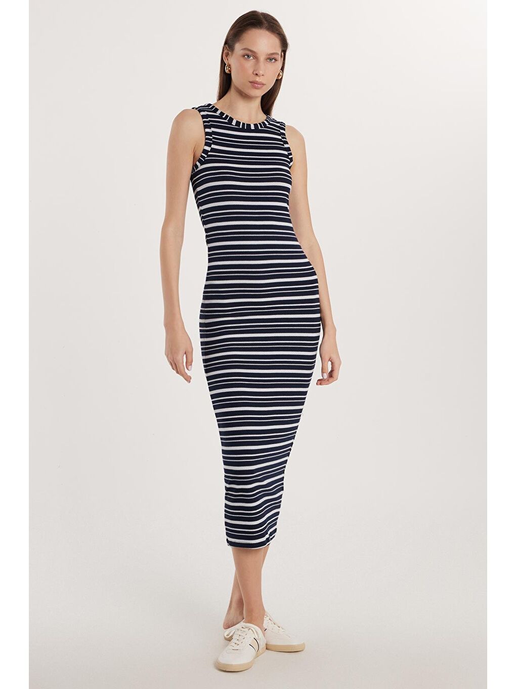 Karışık Kadın Slim Fit Dar Kesim Sıfır Kol Halter Yaka Çizgili Elbise