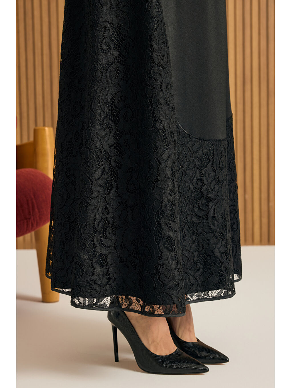 Siyah Dantel Garnili Etek-4